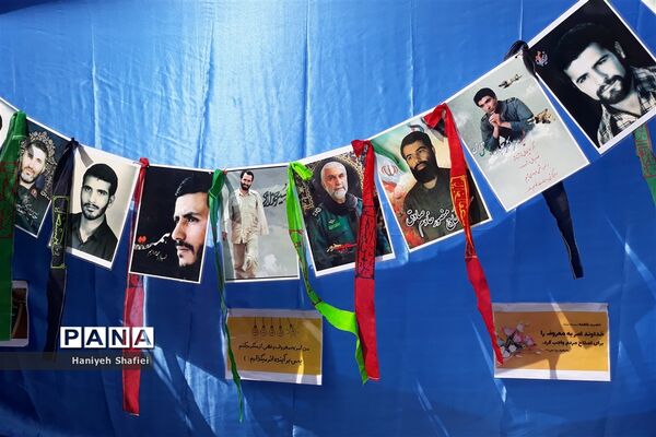 حضور کوکان و نوجوانان در غرفه بسیج دانش‌آموزی ناحیه یک شیراز