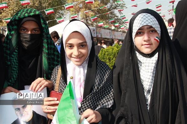 راهپیمایی ۱۳ آبان در شهرستان ورامین
