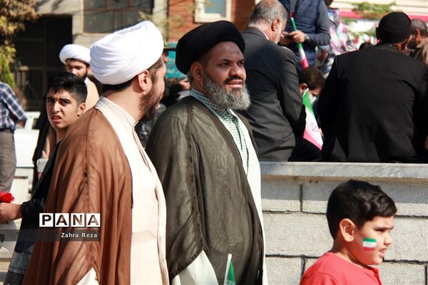 راهپیمایی ۱۳ آبان در شهرستان ورامین