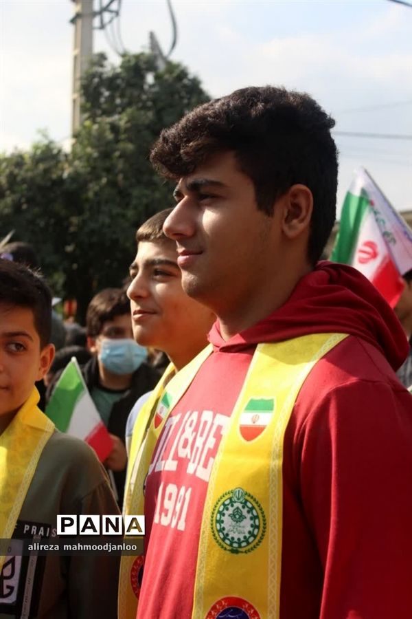 راهپیمایی روز دانش‌آموز در گلوگاه