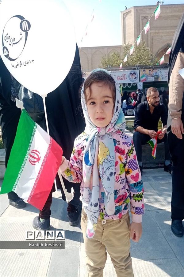 راهپیمایی استکبار‌ستیزی ۱۳ آبان در ورامین