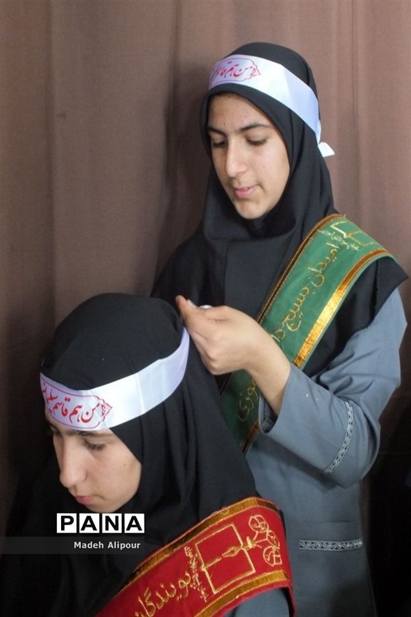 برگزاری راهپیمایی ۱۳ آبان در کامفیروز استان فارس