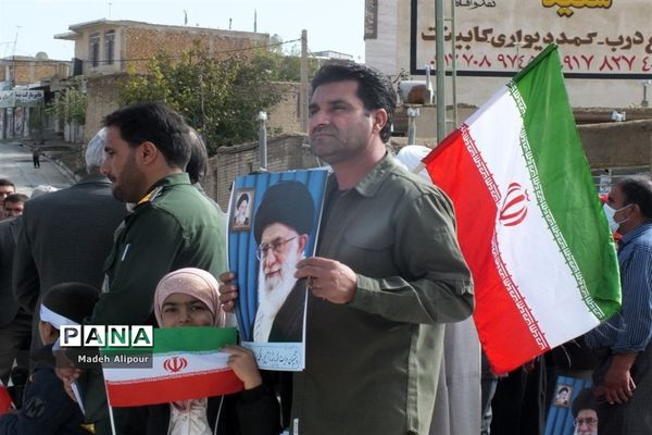برگزاری راهپیمایی ۱۳ آبان در کامفیروز استان فارس