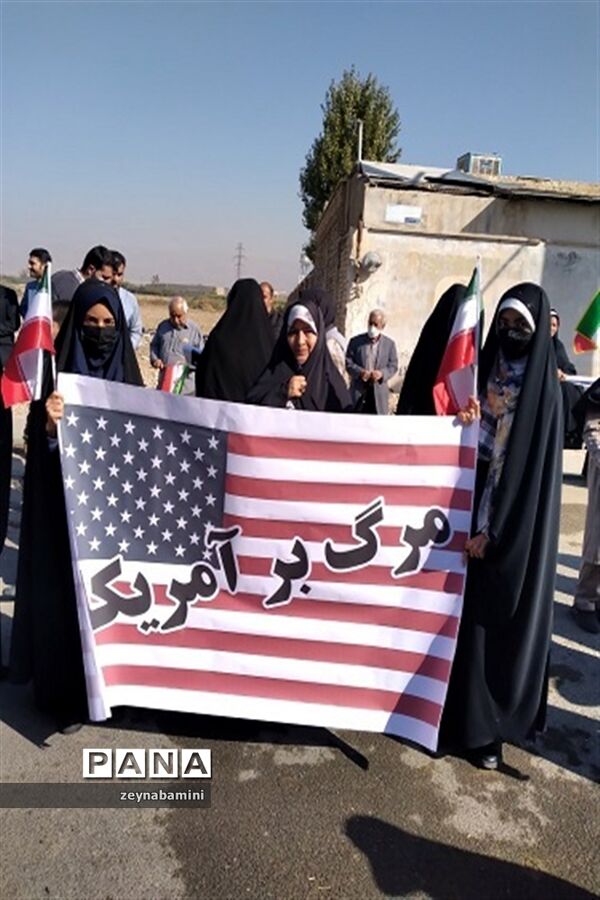 حماسه دانش‌آموزان ولایی بخش قلعه نو در روز دانش‌آموز