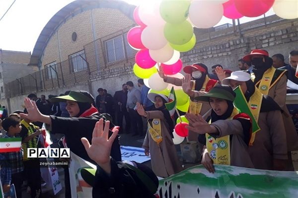 حماسه دانش‌آموزان ولایی بخش قلعه نو در روز دانش‌آموز