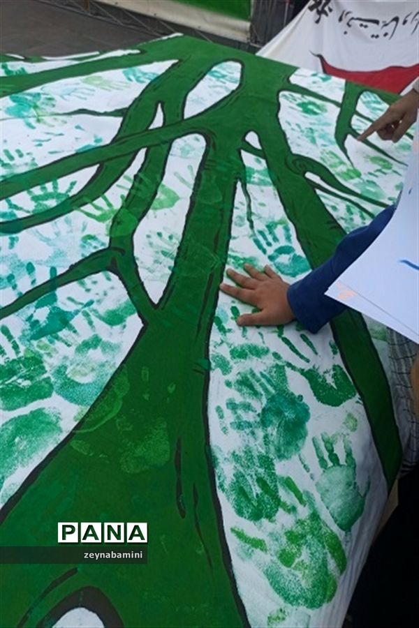 حماسه دانش‌آموزان ولایی بخش قلعه نو در روز دانش‌آموز