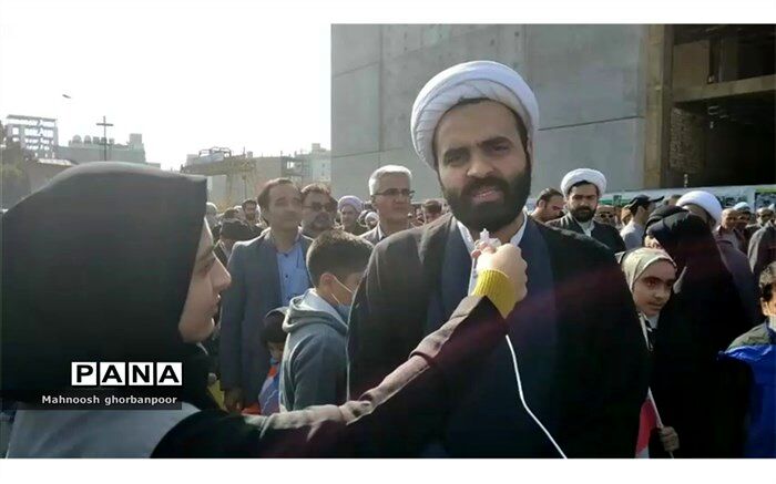 مفهوم  انقلاب اسلامی ایران همدردی با مظلومان عالم و مبارزه با استکبار جهانی است