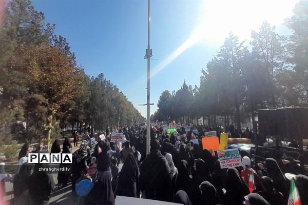 راهپیمایی 13 آبان در قزوین-1