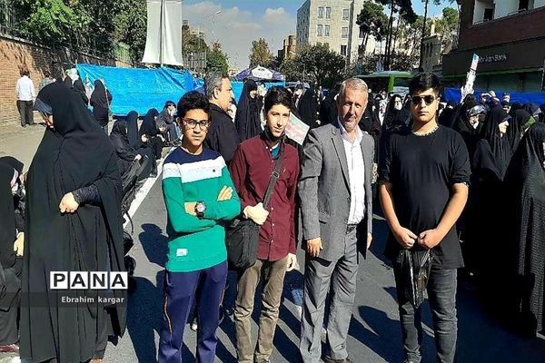 ۱۳ آبان‌ حماسه ایستادگی، مقاومت و استکبارستیزی