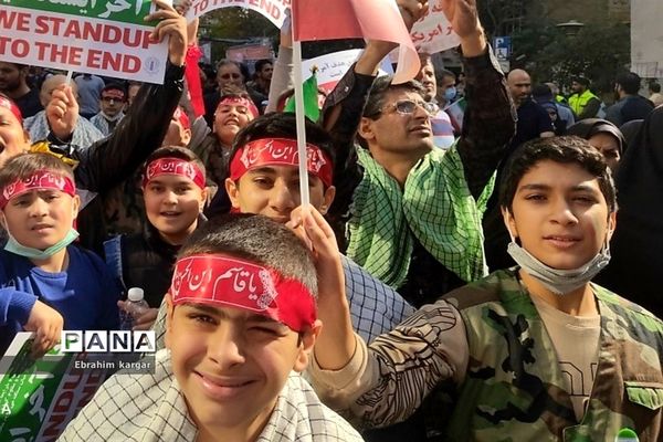 ۱۳ آبان‌ حماسه ایستادگی، مقاومت و استکبارستیزی