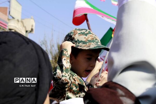 مراسم راهپیمایی 13 آبان در قم - 3