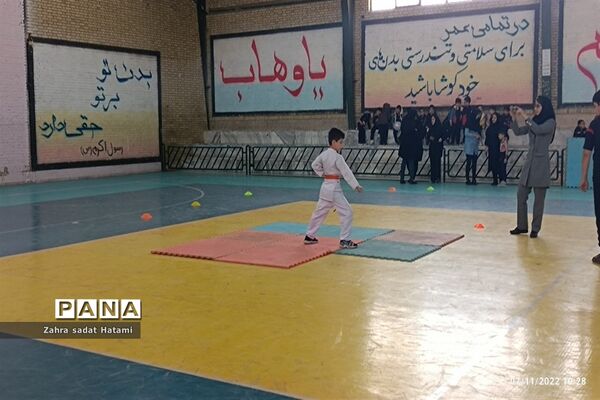 افتتاحیه المپیاد ورزشی درون مدرسه‌ای در پاکدشت