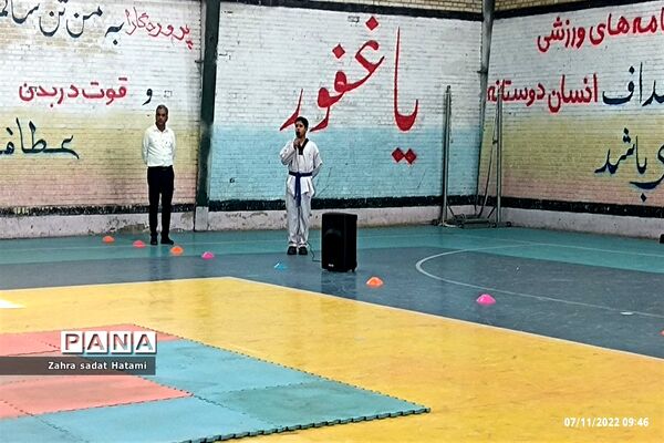افتتاحیه المپیاد ورزشی درون مدرسه‌ای در پاکدشت