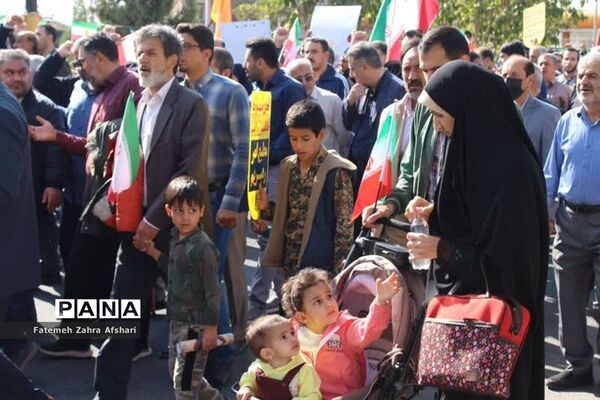 راهپیمایی یوم‌الله ۱۳ آبان در سمنان