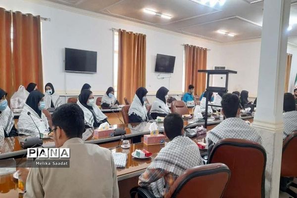 دیدار فرمانده واحدهای بسیج دانش‌آموزی استان بوشهر با فرمانده سپاه امام صادق (ع)