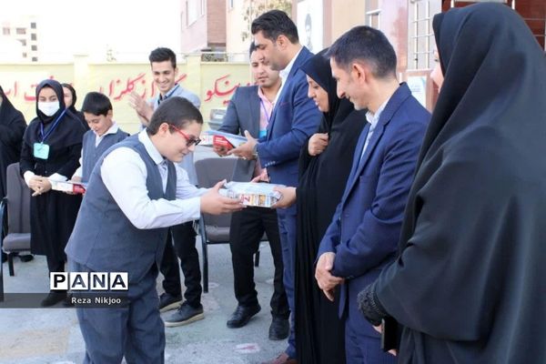 روز بازی و هیجان در مدرسه معلم ناحیه یک بهارستان