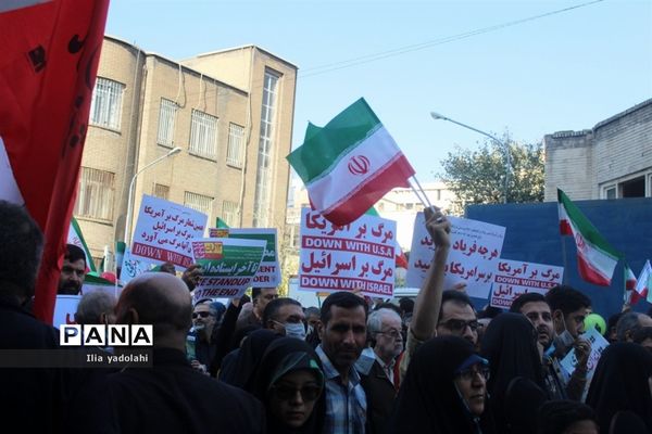 حضور پر‌شور دانش‌آموزان منطقه ۱۰ تهران در راهپیمایی ۱۳ آبان