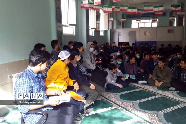 برگزاری جلسات  بصیرتی ویژه نوجوانان در دبیرستان ابن‌سینا رودهن