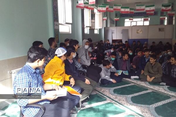 برگزاری جلسات  بصیرتی ویژه نوجوانان در دبیرستان ابن‌سینا رودهن