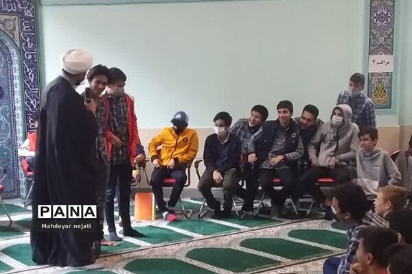 برگزاری جلسات  بصیرتی ویژه نوجوانان در دبیرستان ابن‌سینا رودهن