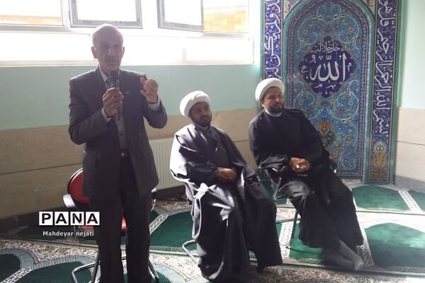 برگزاری جلسات  بصیرتی ویژه نوجوانان در دبیرستان ابن‌سینا رودهن