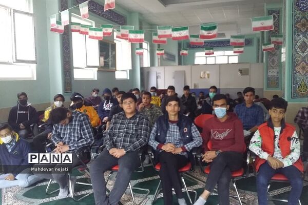 برگزاری جلسات  بصیرتی ویژه نوجوانان در دبیرستان ابن‌سینا رودهن