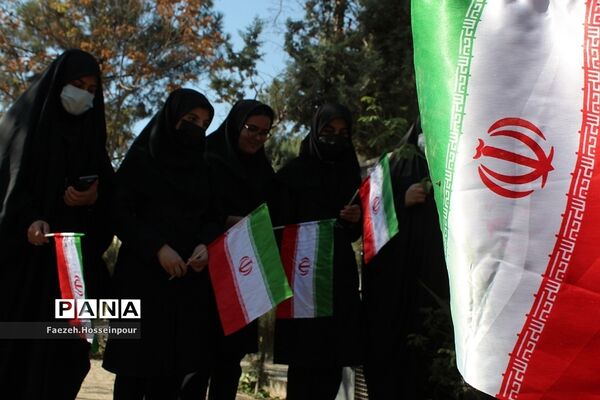 برگزاری پویش تکریم پرچم در بهارستان‌دو
