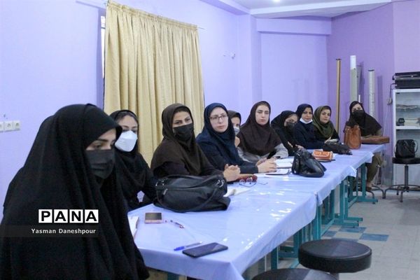 برگزاری کارگاه آموزشی تخصصی در پژوهش‌سرای دانش‌آموزی شهید‌خوشبخت بوشهر