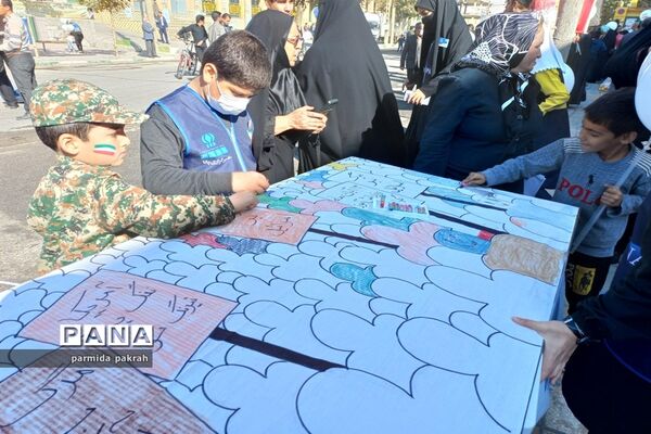 نقاشی گروهی دانش‌آموز خبرنگاران کرمانشاه در 13 آبان