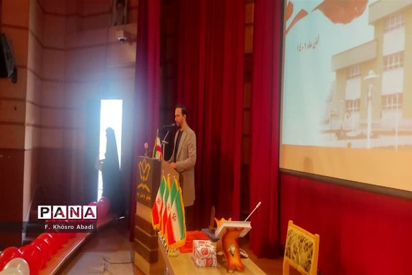 تقدیر از برگزیدگان جشنواره ایران قوی و قداست پرچم