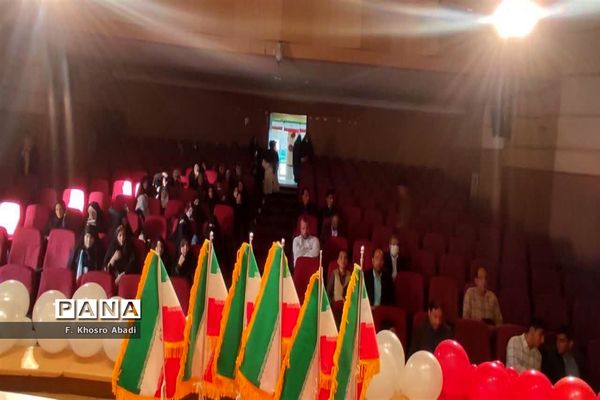 تقدیر از برگزیدگان جشنواره ایران قوی و قداست پرچم