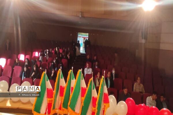تقدیر از برگزیدگان جشنواره ایران قوی و قداست پرچم