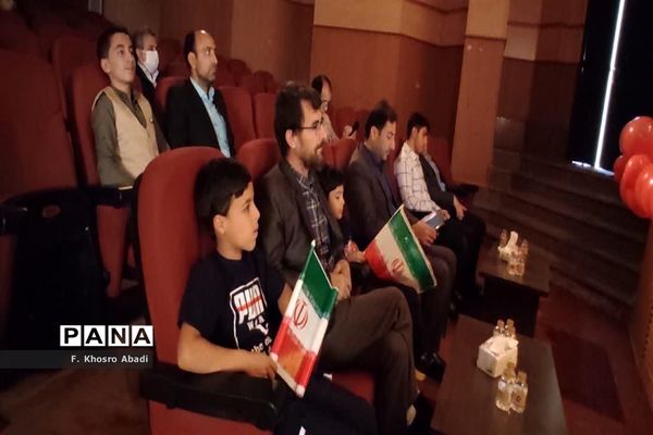 تقدیر از برگزیدگان جشنواره ایران قوی و قداست پرچم