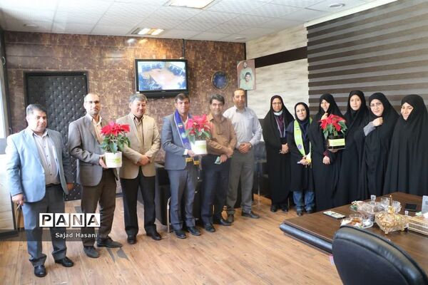 تجلیل از مسئولان سازمان دانش‌آموزی به‌مناسبت هفته بسیج