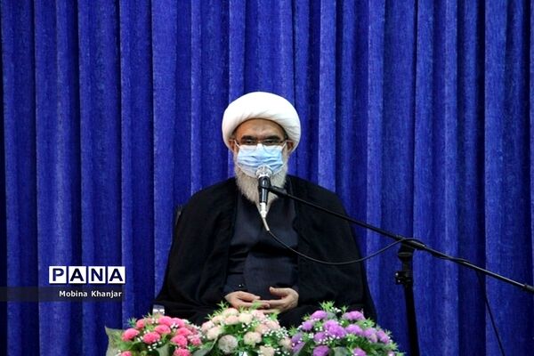 دیدار جمعی از مسئولان واحدهای مقاومت بسیج دانش‌آموزی با نماینده ولی فقیه و امام جمعه بوشهر