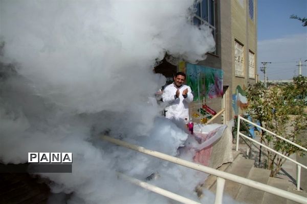 گرامیداشت روز آزمایشگاه در مدارس قم