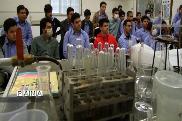 گرامیداشت روز آزمایشگاه در مدارس قم