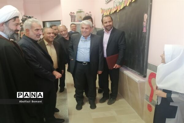 افتتاح مدرسه شهید هندویان قم با حضور وزیر آموزش و پرورش