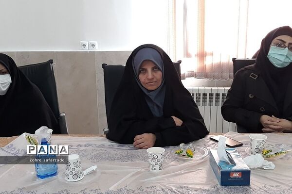 نشست تربیتی و هم‌اندیشی معاونان و مربیان پرورشی مدارس در رودهن