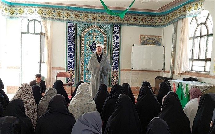 انجمن اولیاء و مربیان در مدارس تقویت شود