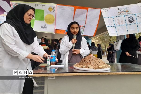 برپایی نمایشگاه خلاقیت دبیرستان علامه قزوینی منطقه ۱۵