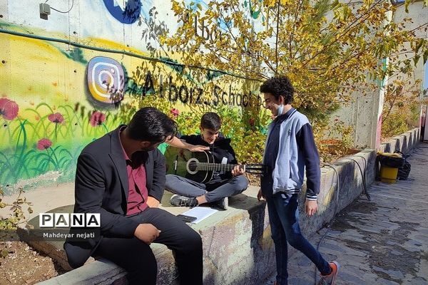 کشف استعدادهای موسیقی در مدرسه متوسطه اول البرز رودهن