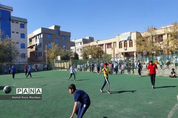 اردوی درون‌مدرسه‌ای دانش‌آموزان آموزشگاه شهید‌احمد کاظمی اسلامشهر
