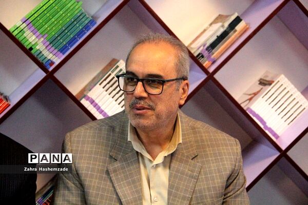 ‌امضای تفاهم‌نامه همکاری اداره کل کتابخانه‌های عمومی استان و اداره کل آموزش و پرورش شهرستان‌های استان