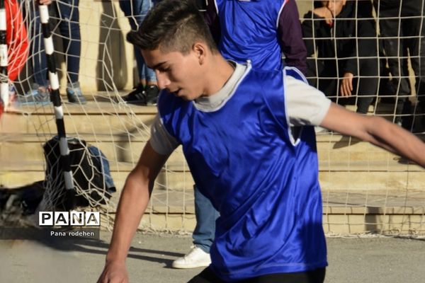 مسابقات فوتبال جام مدافعان امنیت در هنرستان چمران رودهن