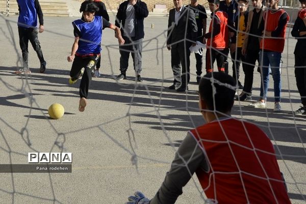 مسابقات فوتبال جام مدافعان امنیت در هنرستان چمران رودهن