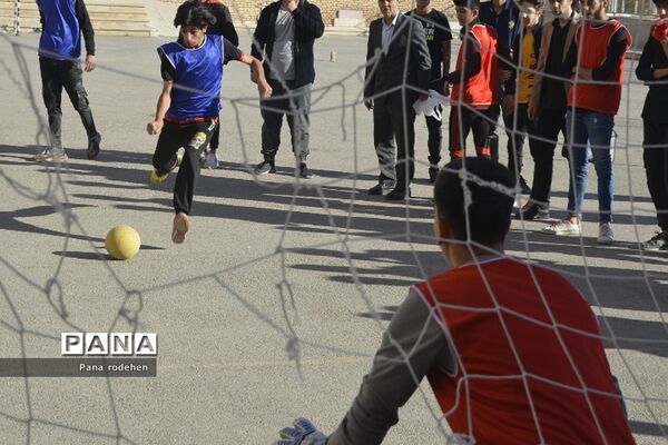 مسابقات فوتبال جام مدافعان امنیت در هنرستان چمران رودهن