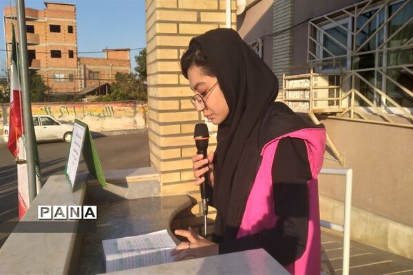 بازدید سرپرست اداره آموزش و پرورش قائمشهر از هنرستان شاهد