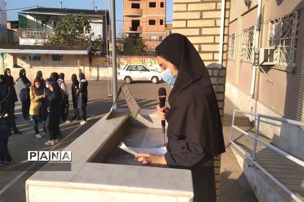 بازدید سرپرست اداره آموزش و پرورش قائمشهر از هنرستان شاهد