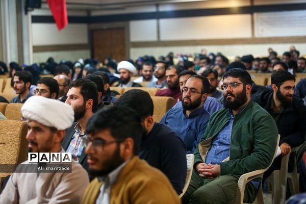 حضور علی بهادری جهرمی در همایش اتحادیه انجمن‌های اسلامی دانش‌آموزان